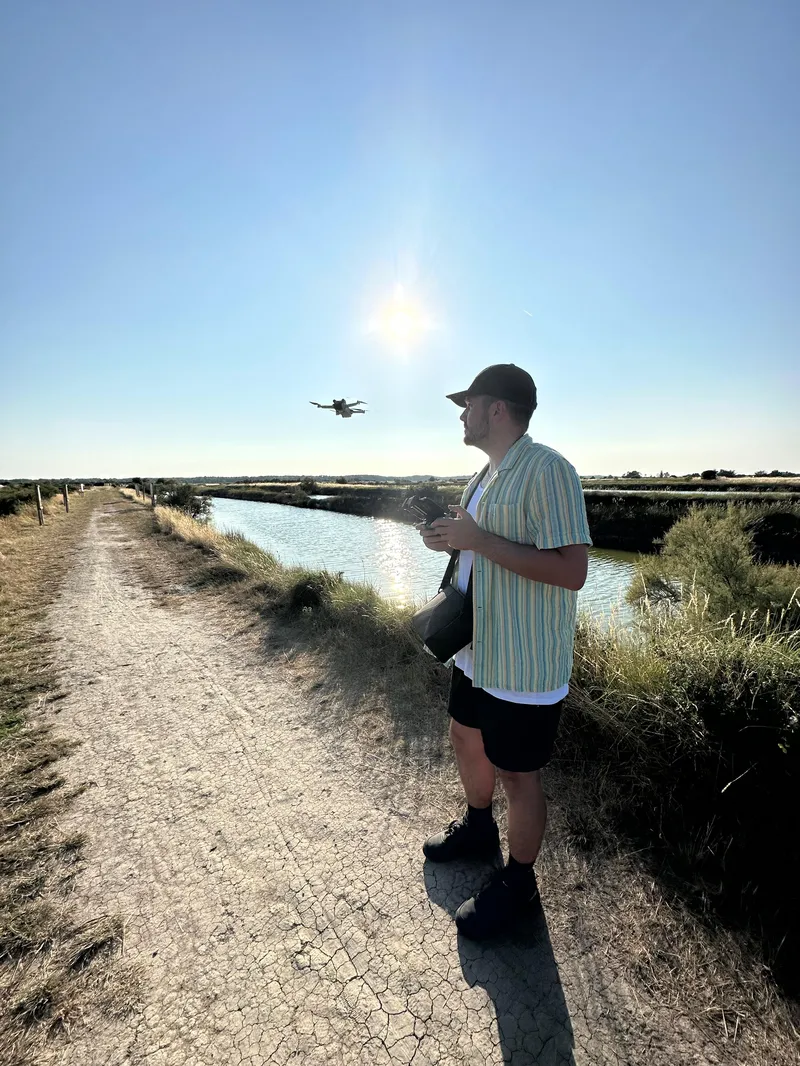 Opérateur drone AeroVue en mission